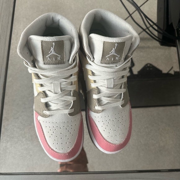 White/pink/gray - Picture 2 of 4